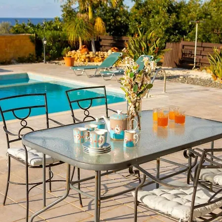 Adonis Large Private Pool Walk To Villa *